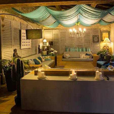 Lacassagne B&B 라렌싱글레