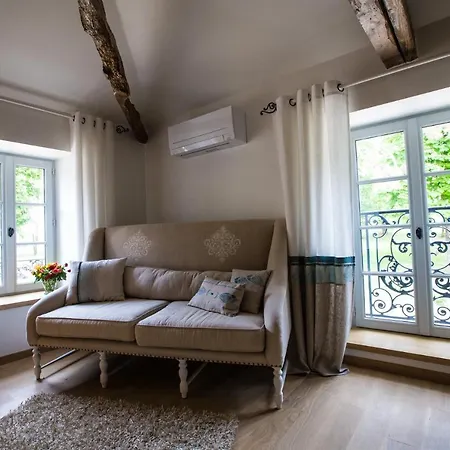 Lacassagne B&B 라렌싱글레