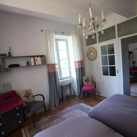 Lacassagne B&B 라렌싱글레